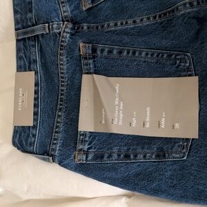 Everlane Straight Fit High Rise Curvy 90s Cheeky Straight Jean - size 29 NWT